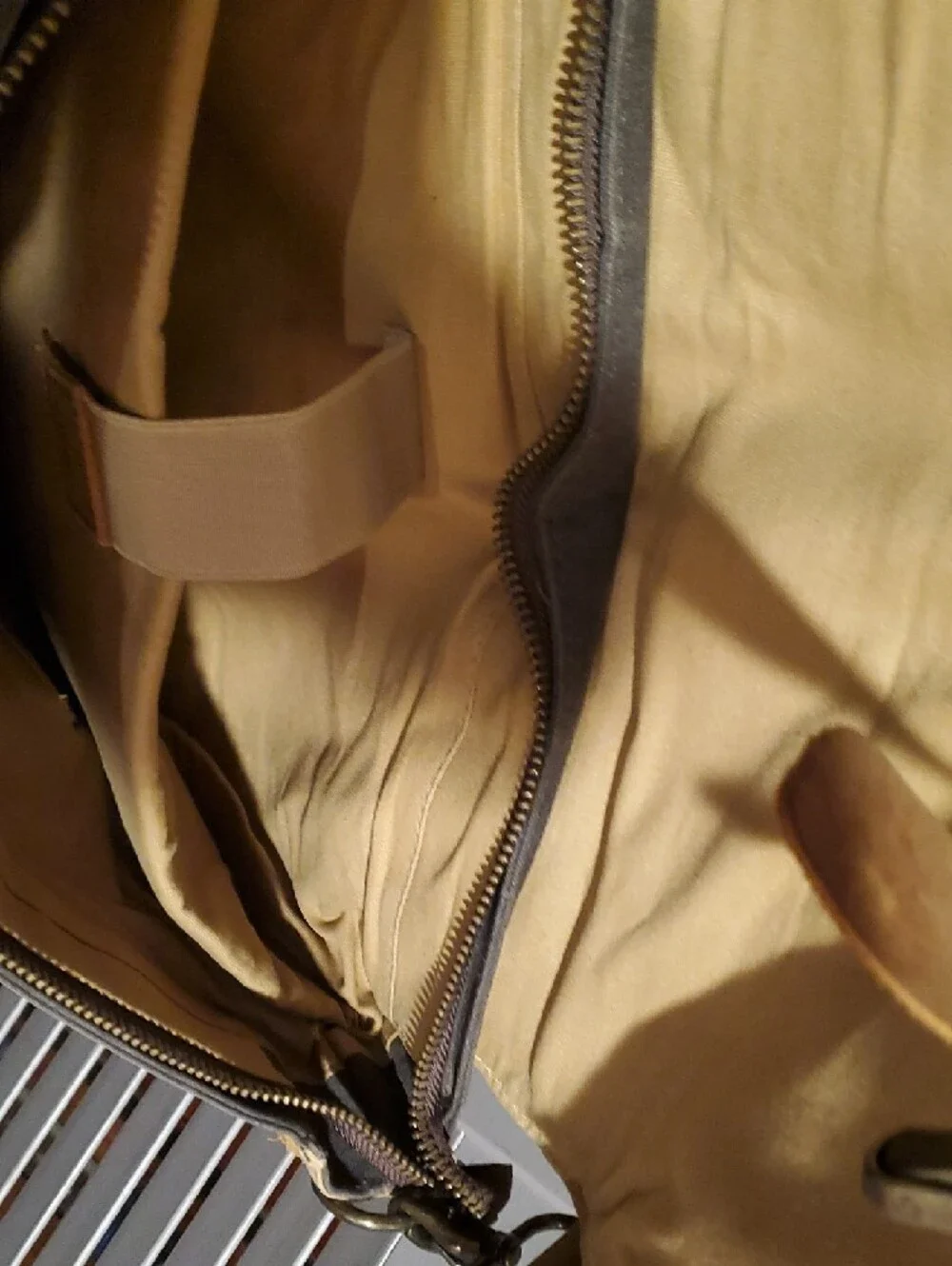 NEWHEY Waterproof Messenger Bag
